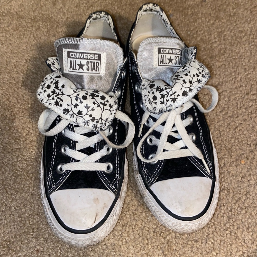 Flower Accent Converse